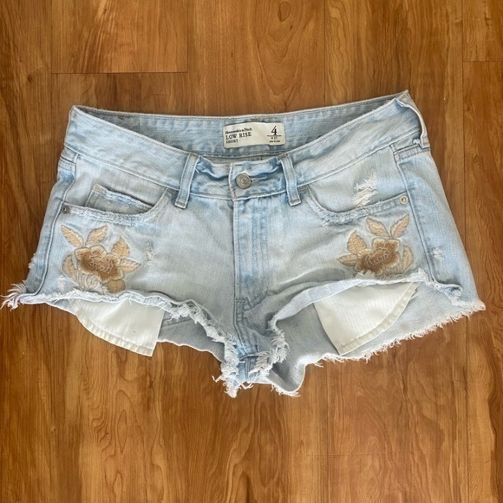 Women’s Abercrombie & Fitch Short  sz 4